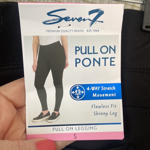 Seven7 Women's 4 Way Pull on Ponte Legging. Size small - Picture 3 of 7